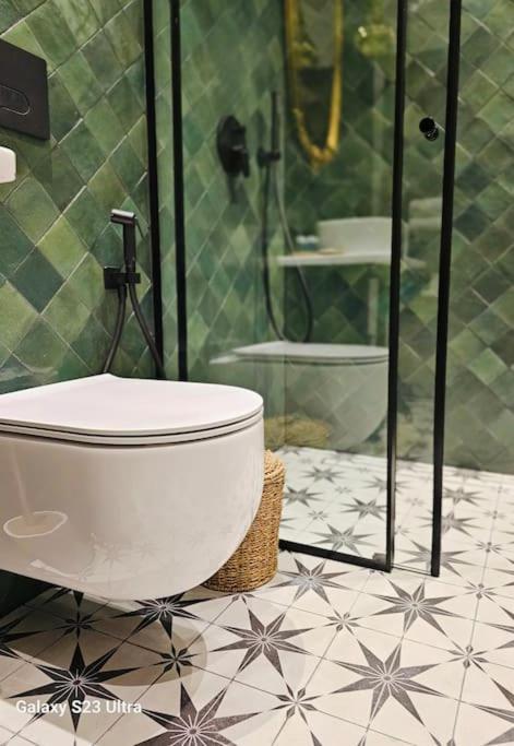 Novi'S Luxury Apartment 2 Гирокастра Экстерьер фото
