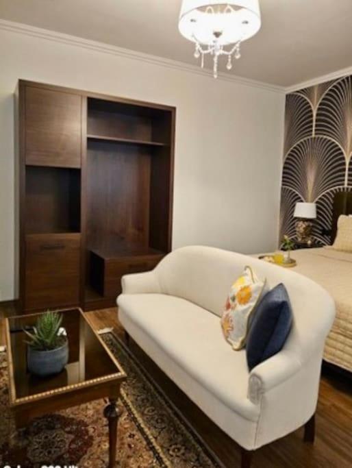 Novi'S Luxury Apartment 2 Гирокастра Экстерьер фото