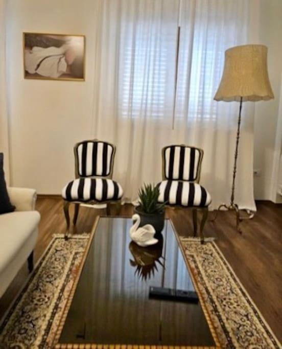 Novi'S Luxury Apartment 2 Гирокастра Экстерьер фото