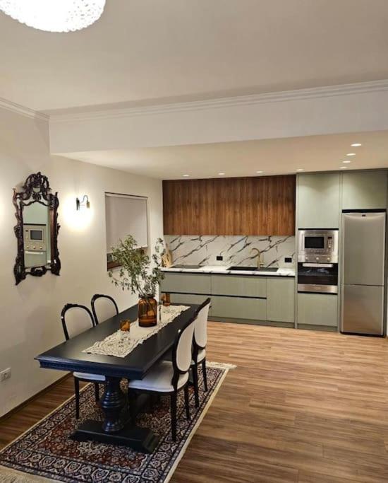 Novi'S Luxury Apartment 2 Гирокастра Экстерьер фото