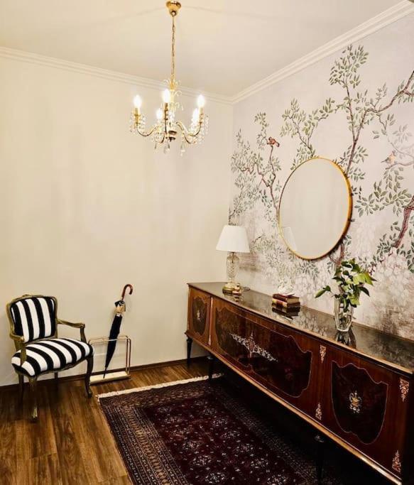 Novi'S Luxury Apartment 2 Гирокастра Экстерьер фото