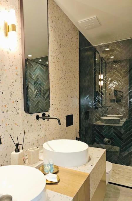 Novi'S Luxury Apartment 2 Гирокастра Экстерьер фото