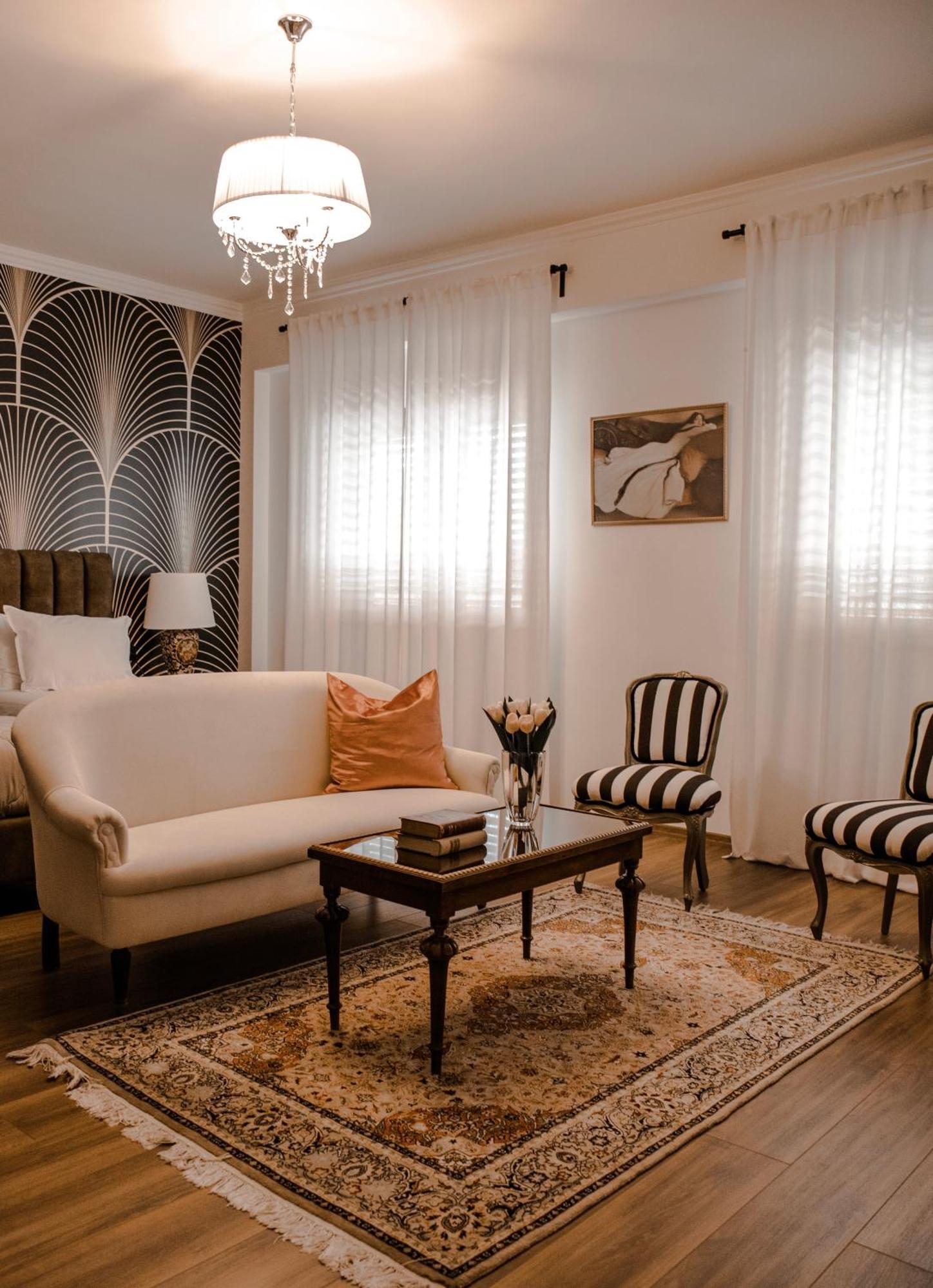 Novi'S Luxury Apartment 2 Гирокастра Экстерьер фото